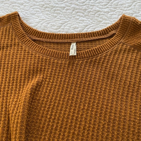 Mudd Waffle Knit Long Sleeve Knotted Front Cozy Chestnut Brown Top Size … - Picture 6 of 11